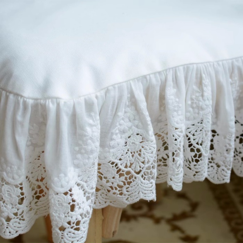 European Style White Lace Embr - Visitor Chair Padded のレビューと価格